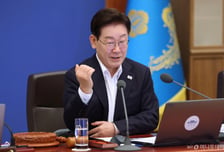 [단독]李대통령 국가균형발전에 맞춰...'모두의 카드' 지방 문턱 낮춘다