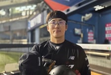 "저도 부러진 방망이 달라고 했던 아이였죠" 허경민이 어린이팬 지나치지 못하는 이유... "받은 사랑 돌려드리는 게 당연하다" [인터뷰]