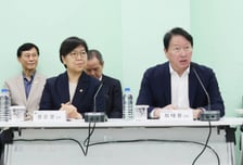 최태원 회장 "기업 역할은 사회문제 해결"…상의 첫 공동 실천