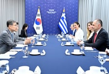 한·그리스 외교장관회담 개최…"조선·해운 등 협력 확대"