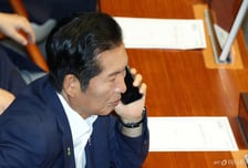 정청래 전 대표 차량 습격 피해 "깊은 유감, 경찰 조사 중"
