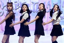 [포토] 베이비돈크라이, 신인상 자축 무대