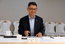 정부 "환율 수급쏠림 일부 완화"…수출기업에는 "수출대금 즉시 환전" 요청