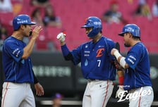 '또 올러 사냥' 심우준 4타점쇼, 한화 4연패 탈출-6위 복귀... '7이닝 1실점' 화이트 시즌 6승 [광주 현장리뷰]