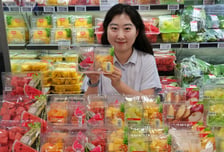 용량 늘리고 가격은 그대로...롯데마트·슈퍼, 조각 과일 매출 184%↑