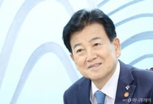 정동영 장관 취임 1주년…"한반도 평화체제 문 여는 게 통일부 책무"