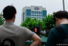 美 빼고 후진한 현대차…신차로 하반기 반전 노린다