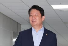 '물리력' 권영진에 당권파 "사과 의총 요구"…權 "무조건 제 잘못"