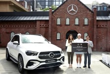 벤츠, 한국여자오픈 우승자 김민솔 선수에게 GLE 450 4MATIC 전달