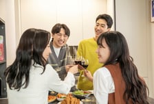한 번 부르면 26만원 술술…신혼부부가 집들이 하는 이유는?