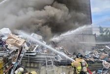 양산 고물상 화재, 2시간여만에 진화…수천만원 피해