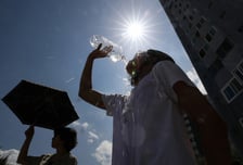밭에서 쓰러진 80대, 체온이 '40.4도'…사람잡는 폭염에 온열질환 속출