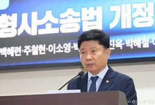 홍기원, 유시민에 "평론가 책임 안 지지만 대통령·의원들은 아니다"