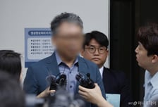 성범죄 가능성 알고도...'장윤기 사건' 지휘 형사과장, 피의자 조사