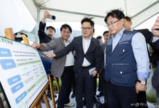 [사설]송전망 지연, AI·반도체 전략 발목 잡는다
