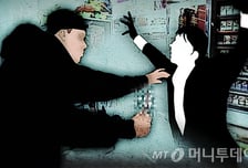 기름 넣던 순간 흉기 들이댔다…화물차 빼앗더니 경찰과 추격전