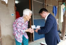 화순군, 장수 어르신 생신 축하 가정방문