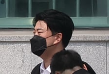 가석방 김호중 "정말 많이 생각"…기존 소속사 안 떠나는 이유가