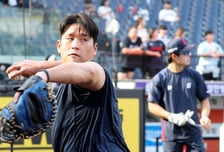 [한번에쓱] '42일만에 1군 복귀한 유강남' 구슬땀 흘리며 한화전 준비완료