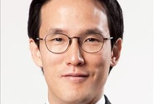 조현범 한국앤컴퍼니 회장, 형기 한 달 남기고 가석방