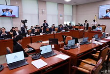 '패스트트랙 기간 단축법' 법사위 문턱 넘었다