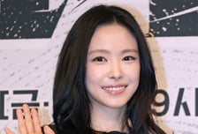 에이핑크 손절설?...손나은 '윤보미 결혼식 불참' 진짜 이유