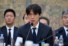 '빵집 면접' 홍명보, 연봉 38억설에..."그보단 적어, 액수 비공개"