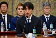 선수 출신들 축구협회 비판에...홍명보 "직접 현장 들어와 바꿔야"