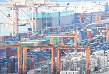생산·소비·투자, 3개월만 '트리플 증가'…자동차 15.4%↑