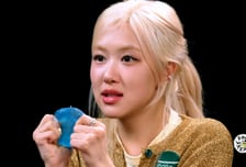 "나이가 몇인데" 애들 장난감 딸깍?...2030 '힐링템' 된 왁뿌·말랑이