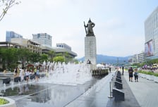 차로에서 시민 품으로…광화문광장 17년, 연 2700만명 찾았다