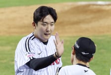 [포토] 손주영 '감독님! 더 자주 만나요'