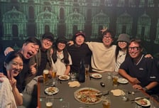 '천만 감독' 장항준, 절친들에 한턱…"26년어치 술값"