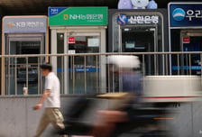 "3%만 먹고 또 가입하세요"…은행이 자꾸 ETF 갈아타라 권유한 이유