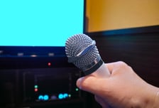 "내 노래 왜 취소해" 업주 흉기로 찌르고 방화…50대 징역 6년