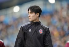 [오피셜] 'K리그→뮌헨 직행' 골키퍼 나왔다! 제주 SK 허재원 '깜짝' 임대 이적