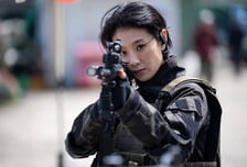 현리, '이사통' 이어 '킬러들의 쇼핑몰2'서 강렬 눈도장