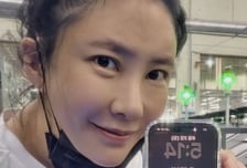 "유흥주점 데려가, 지옥" 은퇴한 여배우...물류센터 새벽 알바 인증샷