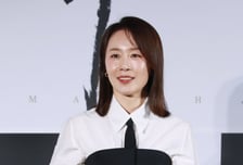 [단독] 문정희, '유부녀킬러' 특별출연...공효진 킬러로 만든 조직 보스 역 연기