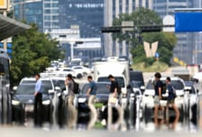 극한 폭염, 수도권도 강타…서울 낮 최고 39도 '첫 폭염중대경보'