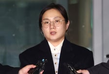 '활동 중단' 박나래, 절친 강균성 결혼 소식에 '좋아요'