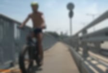 "팬티만 입고 자전거" 제보 쏟아졌다…"이 정도면 공연음란죄" 부글