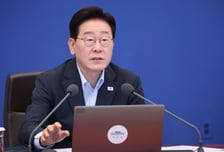 [속보]李 대통령 "경찰, 내부비리 근절 등에 총력 매진해 국민의 경찰로 거듭나길"