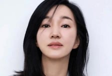 '4년 공백' 수애, 새 프로필 사진 공개…여전한 미모 '눈길'