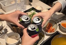 "말로는 청년, 현실은 여전한 장벽" 민주당 2030 후보들 씁쓸한 뒷풀이
