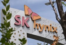 "SK하이닉스 저평가, 2배 더 간다"...월가 분석에 ADR 8% 급등