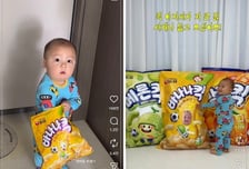 "안 되는데" 엄마 말에 멈칫...조회수 폭발 '바나나킥 아기'에 특별 선물