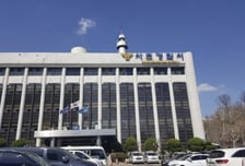 서울 서초경찰서 1층 로비 천장 붕괴…경찰 "사고 경위 파악 중"