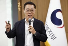 李대통령, 규제합리화위 부위원장에 '盧기술보좌관' 김태유 교수 위촉