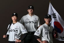 KIA 광복절 유니폼 전격 공개 "독립 열사 의복과 태극기에서 영감을 받아 제작"... 애국지사 후손 시구 나선다